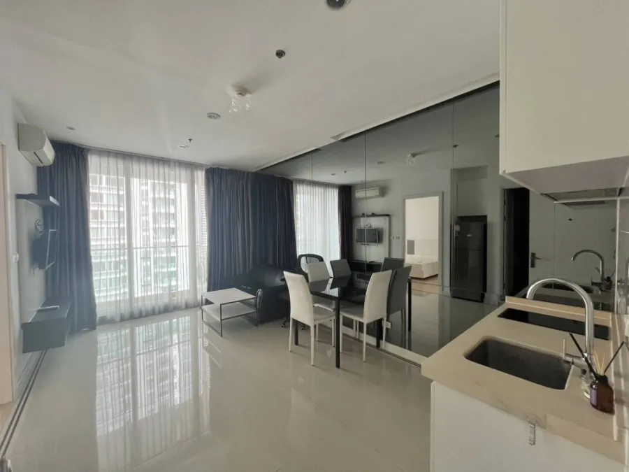 For rent!! Condo T.C. Green, 19th floor, nice room, complete with furniture and electrical appliances. Hurry and reserve now!!