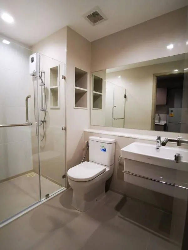 For rent Life Ladprao, new room, unpack the box. Built-in full Nice view, not blocked Carry your bag and you're ready to go!