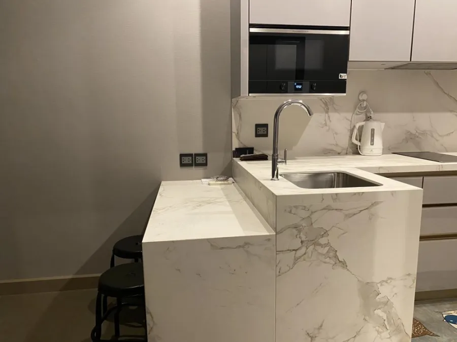 ให้เช่า คอนโด The ESSE at Singha Complex ห้องสวย เฟอร์นิเจอร์ ครัว Built-in พร้อมอยู่ รีบจับจองเลย
