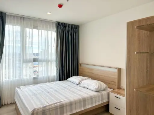 For rent, IDEO charan 70 riverview, 1 bedroom, 1 bathroom, ready to move in. You can carry the bag.