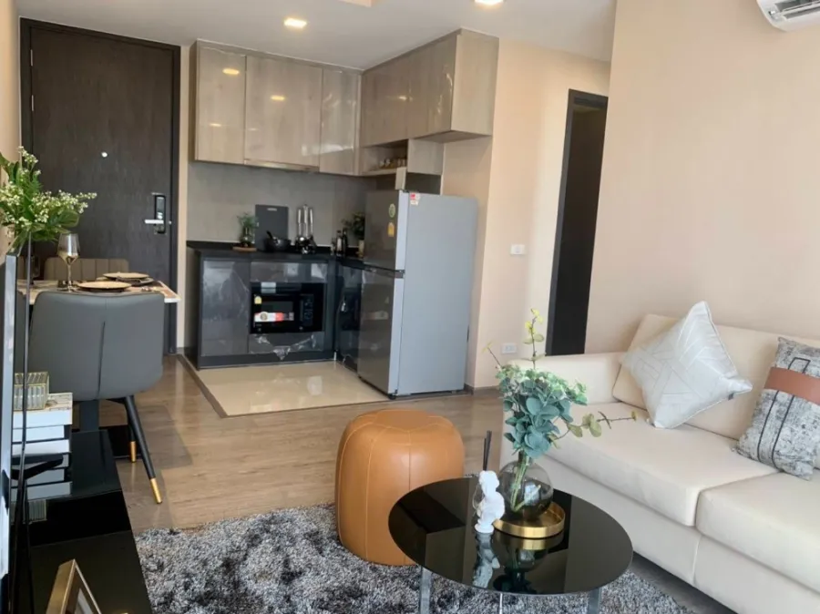 Urgent sale!! Condo Lyss Ratchayothin, beautifully decorated room, fully furnished. Ready to move in immediately. Don't miss it!!