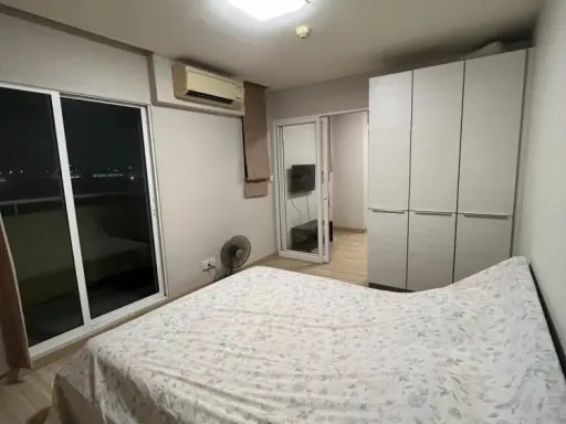 For rent: M Society Condominium, white room, comfortable to look at, with complete facilities. Don't just look.