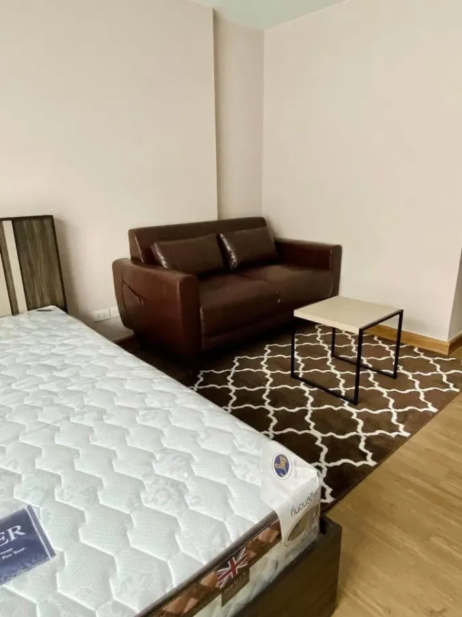 Plum Condo Phaholyothin 89 for sale. High floor, unobstructed view, good ventilation. Clean and in good condition, ready to move in.