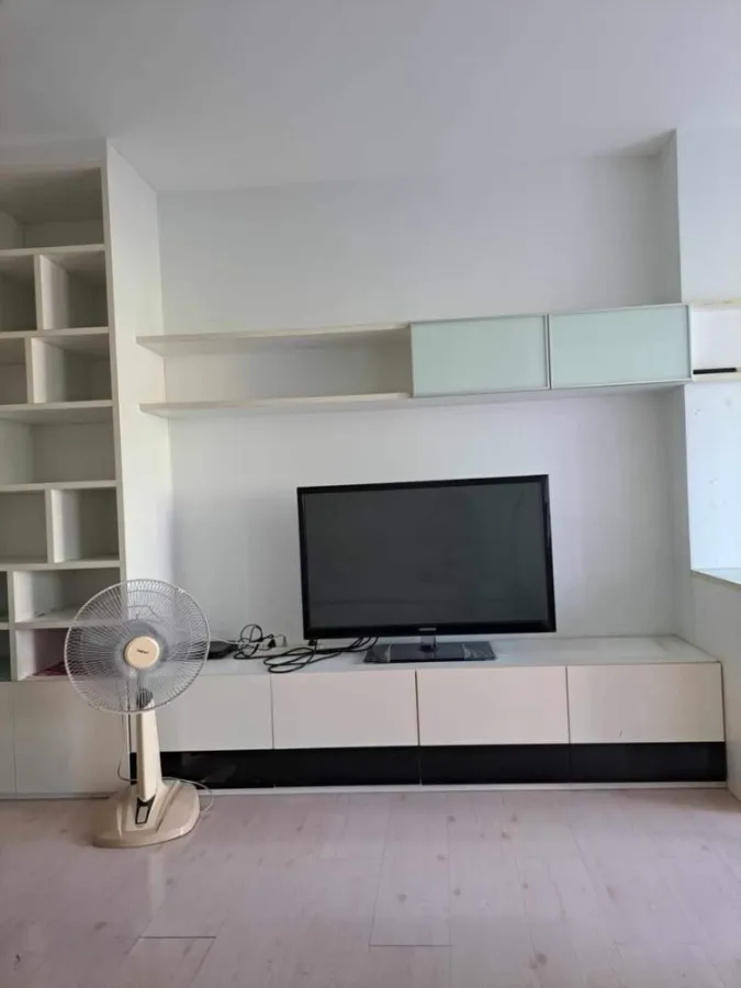 ให้เช่า The Viva Condo Sathon-Taksin ชั้น 3 วิวดี ห้องตกแต่งครบครัน เดินทางสะดวกสบาย จองเลย