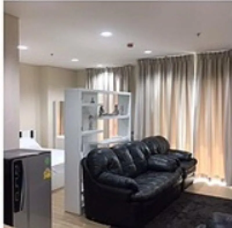 Urgent rent, Intro Paholyothin-Pradipat Studio, north balcony. view overlooking the parliament Miss it and you will regret it.