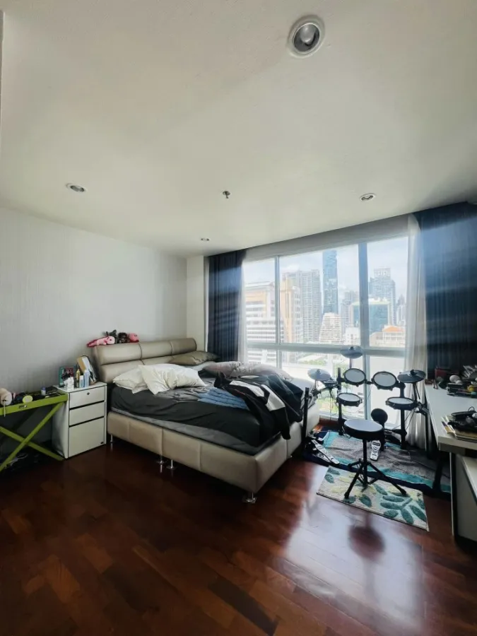 Condo for sale, Baan Siri Silom, corner room, large size, private, great view, can't miss out on booking.