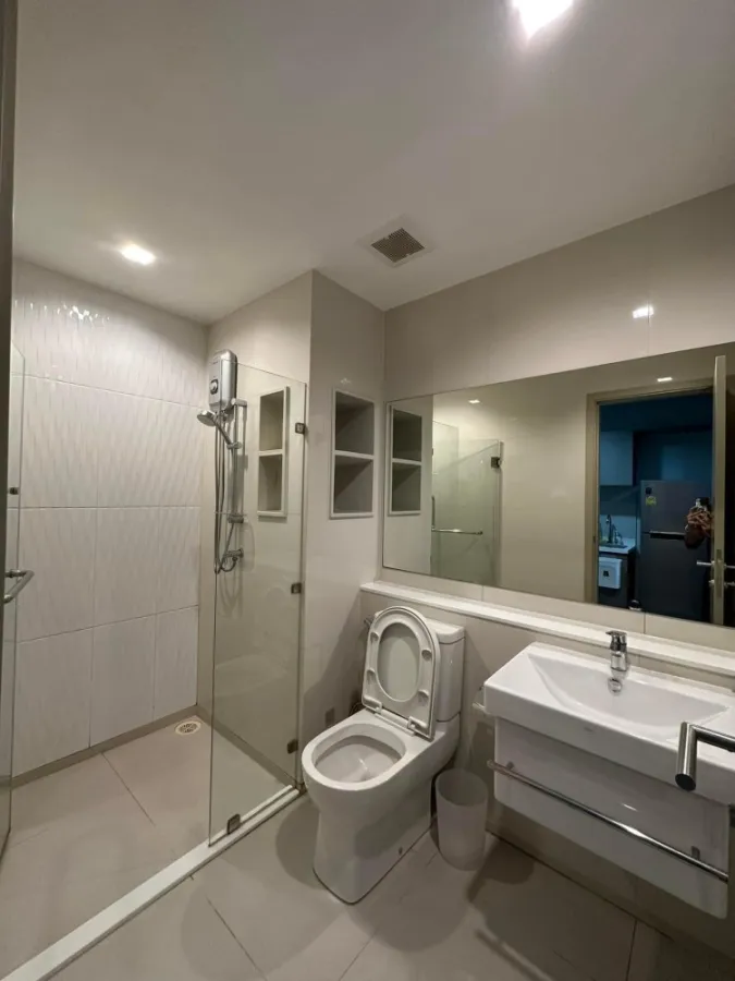 For rent: Life Ladprao Condo, high floor, beautiful room, very livable, with electrical appliances. Don't wait, book now.