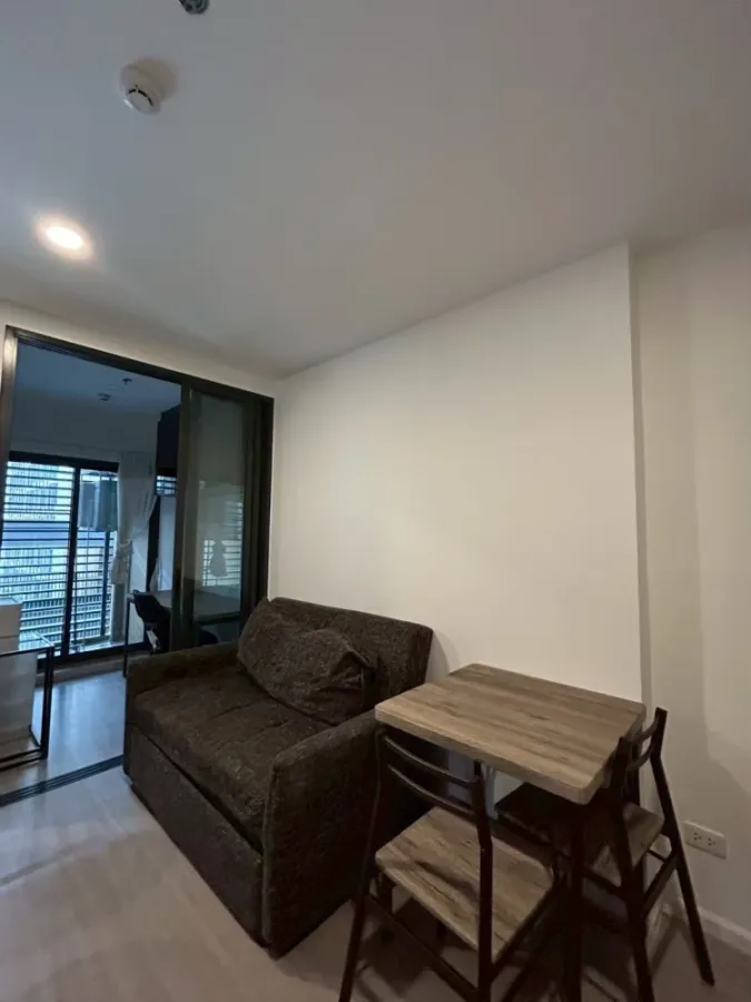 For sale/rent: Denim Condo, Chatuchak. Warm and inviting atmosphere. Buy/Reserve now!!