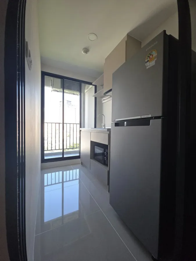 For rent: Flexi Sathorn - Charoen Nakhon, 8th floor, view of the BTS Skytrain and Icon Siam, fully furnished. Book now!