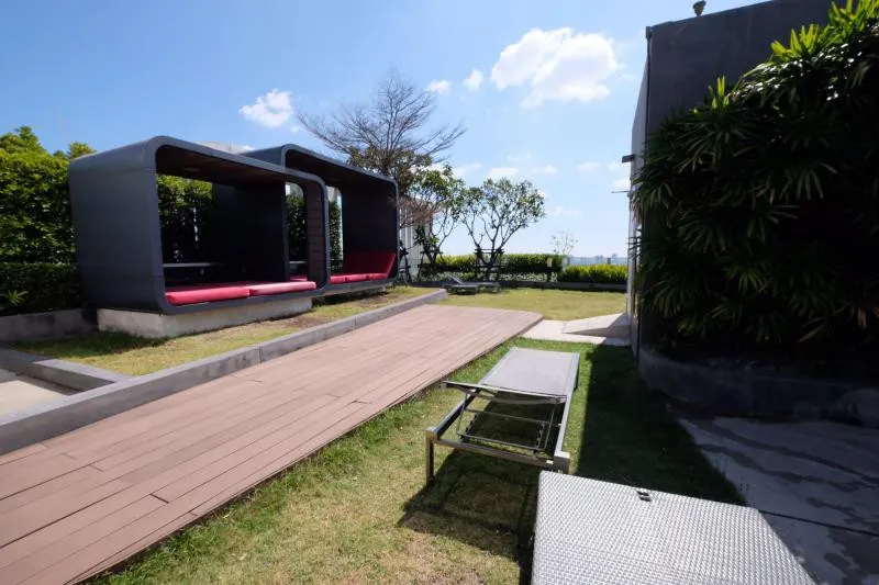 Condo for sale, Aspire Sukhumvit 48, large room, comfortable, wallpapered throughout the room. Hurry and become the owner.