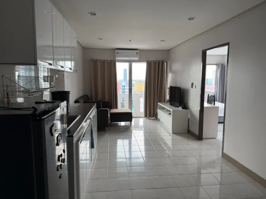 For rent: Commonwealth Pinklao, 9th floor, fully furnished, very livable. Book now, don't miss out!