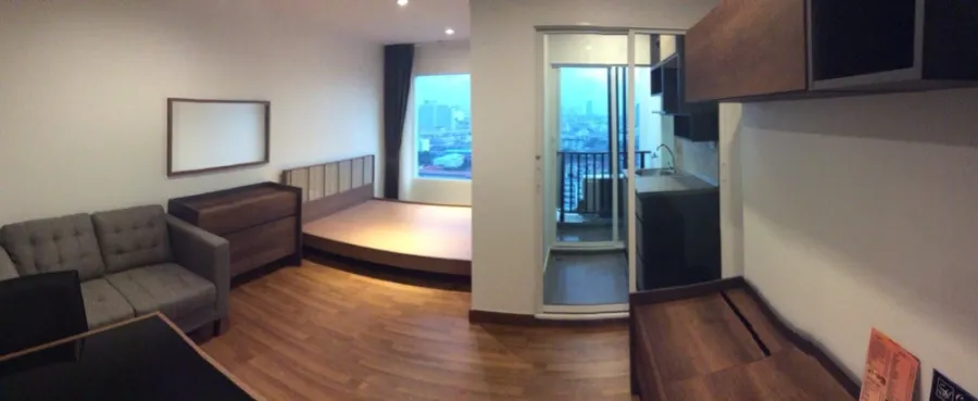 For sale: Regent Home Bang Son, Building C, 20th floor, south side, complete with furniture and electrical appliances. Book now, urgent.