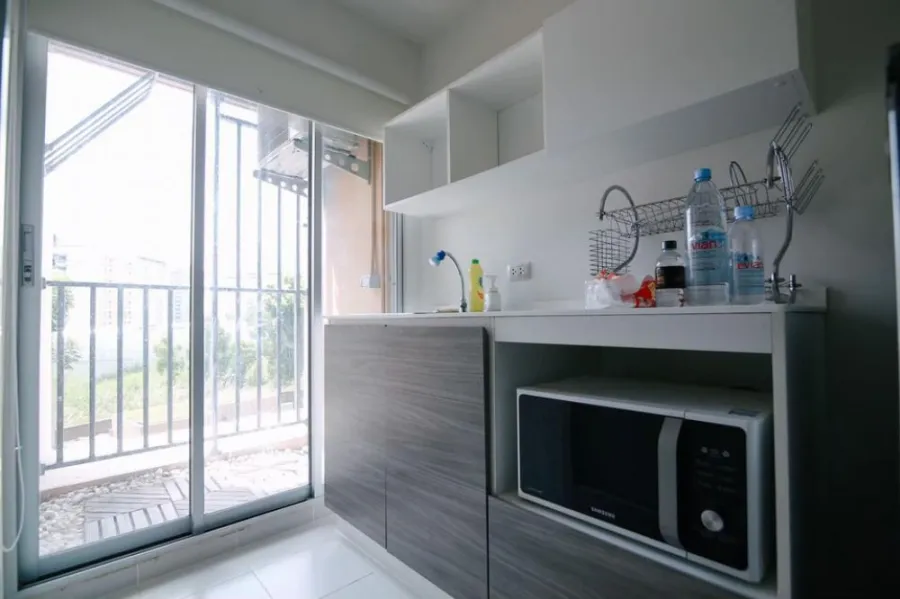 ให้เช่า DCONDO CAMPUS RESORT RANGSIT ห้องสวยมากก ตกแต่งอย่างดี ติดวอลเปเปอร์ทั้งห้อง รีบจองด่วนๆเลย