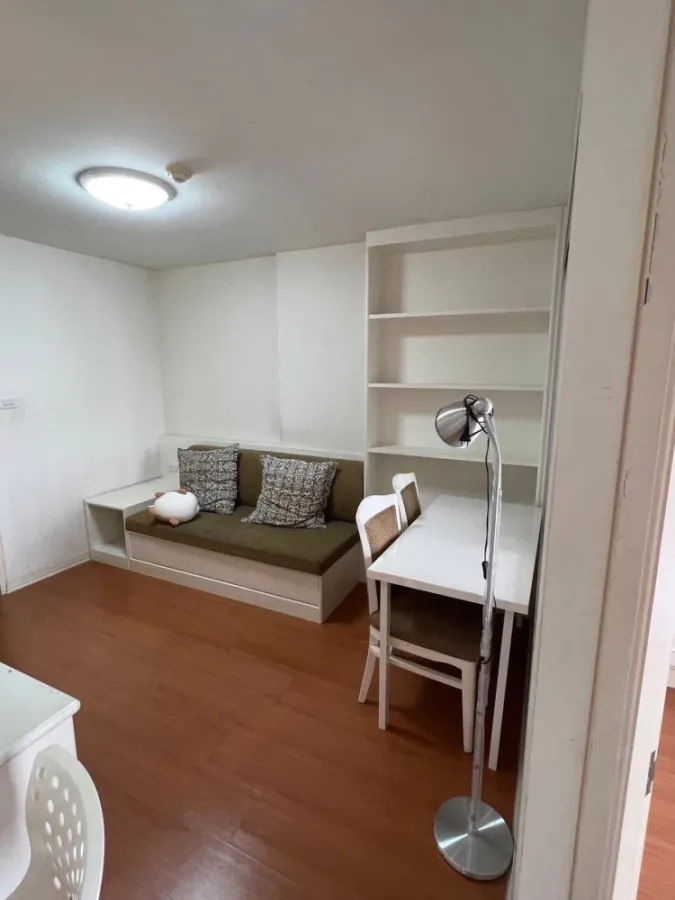 For rent: Lumpini Town Bodindecha-Ramkhamhaeng, Building D4, 7th floor, separate bedroom and living room. Furniture and appliances as shown in the pic