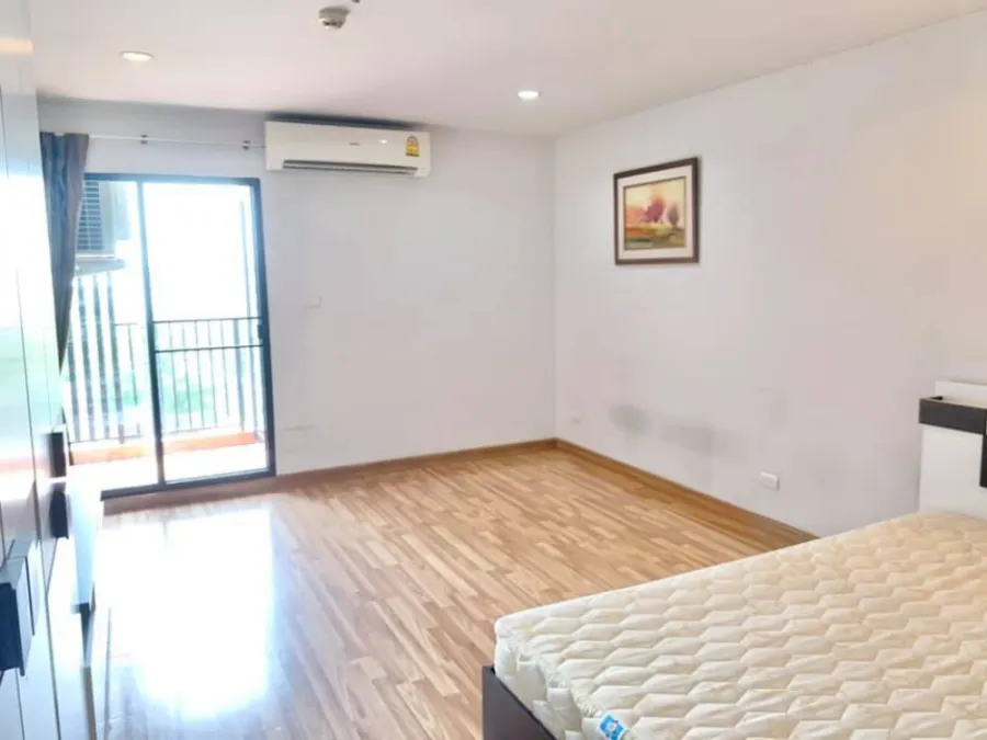 Condo for rent, Regent Home 15, Chaengwattana, 8th floor, fully furnished and electrical appliances. Let's rent.