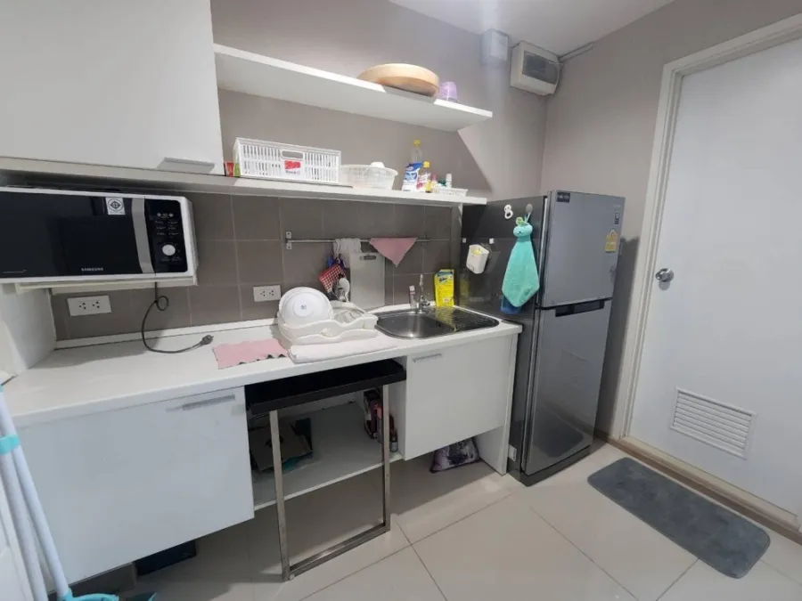 For rent: Fuse Mobius Ramkhamhaeng Station, high floor, open and airy view, nice room, fully furnished. If interested, hurry and reserve quickly.