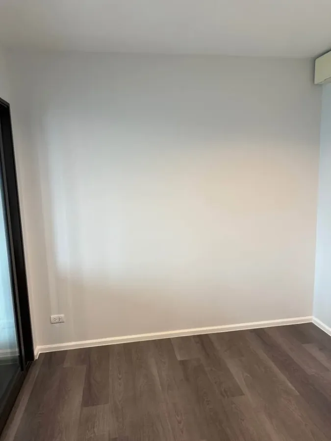 Selling high-floor unit at The Stage Taopoon Interchange. Nice and fully furnished. Book now!