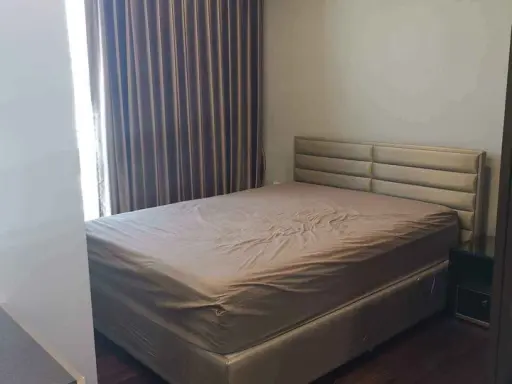 Selling The Metropolis, high floor, beautiful view, north room, fully built-in furniture, good price like this, must hurry to reserve
