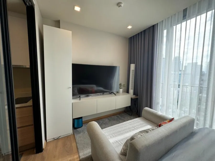 ให้เช่า คอนโด Noble Around Sukhumvit 33 ชั้น 19 ห้อง STUDIO ตกแต่งเรียบง่ายน่าอยู่ ห้ามพลาด