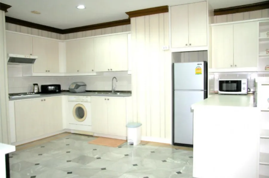 Condo for sale/rent Supalai Place Sukhumvit 39, good location, near shopping areas. Meet every need, book now!!