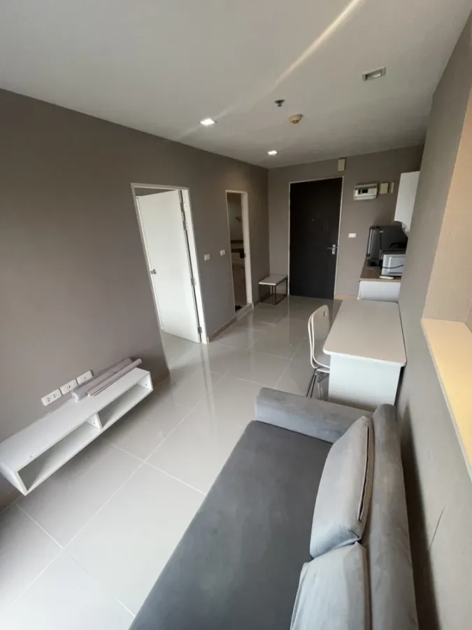 For rent, Casa Condo Asoke-Din Daeng, in the heart of the city, fully furnished, ready to move in, reasonable price, don't miss it!!