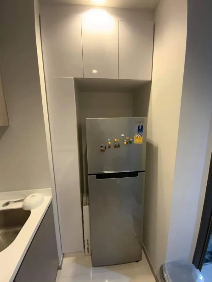 For rent, Life Asoke-Rama 9 rooms, fully furnished, lots of Buit-In, the bed is super comfortable, hurry up and book now.