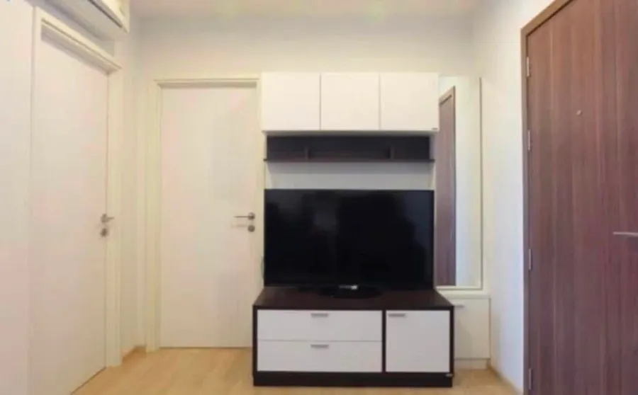 Condo for sale, The Base Chaengwattana, 10th floor, pool view fully furnished room Ready to move in. Book now.