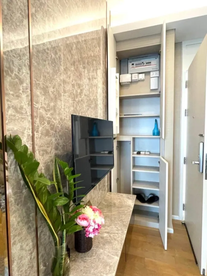Sell/Rent The Saint Residences Condo, fully furnished room, fully built-in, good price, don't miss it.