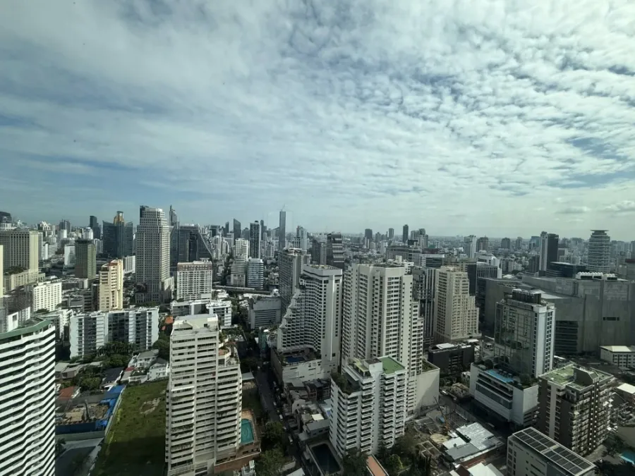ให้เช่า Millennium Residence (สุขุมวิท 16) ห้องอยู่ชั้นสูงสุดยอด วิวสวยมากจากทุกมุมห้อง พลาดแล้วจะเสียใจ