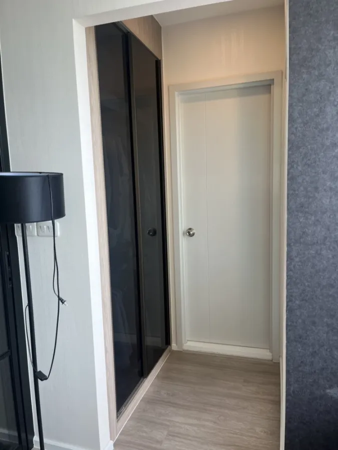 For sale: De Lapis Charan 81, beautiful view, very high floor, good wind, not hot sun, river view, Parliament, bring your bags and move in right away.