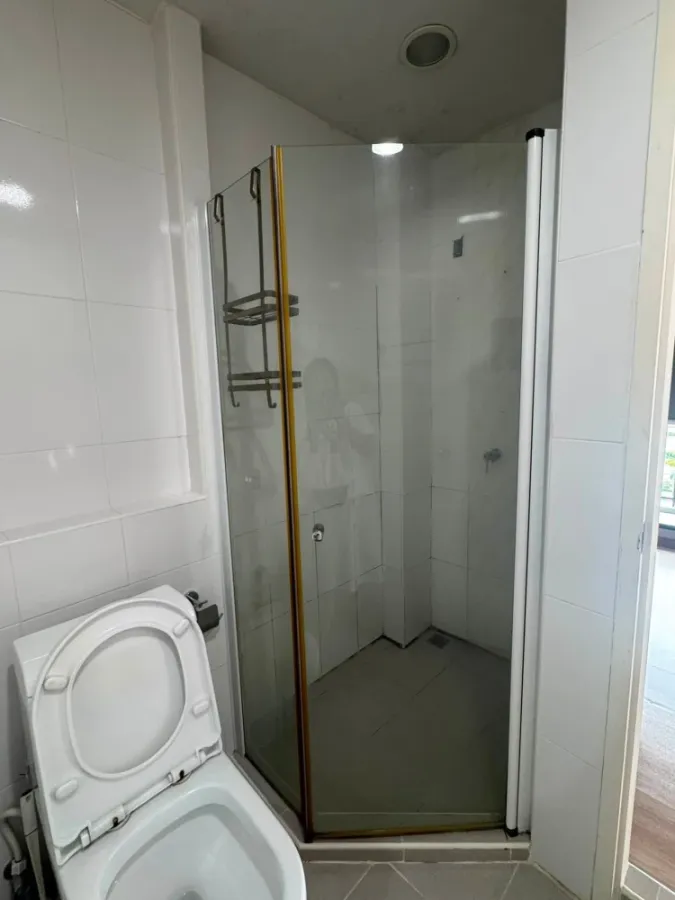 For sale: J Condo Sathorn-Kanlapaphruek, high floor unit with beautiful city views. Bedroom has built-in soundproofing panels for excellent sound insu