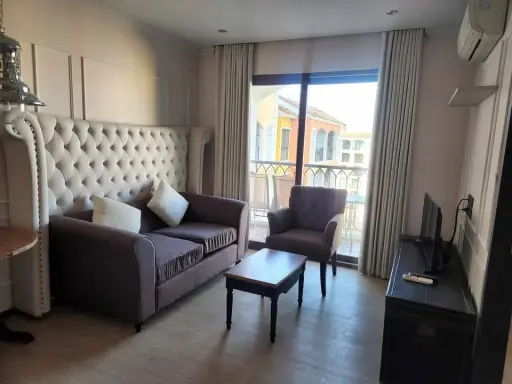 ขาย ให้เช่า The Venetian Signature Condo Resort Pattaya ห้องดีลักซ์ เตียงใหญ่ วิวสระว่ายน้ำ มีระเบียง สนใจจองเลยจ้า