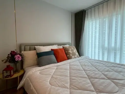 For rent: Regent Home Bangna, corner unit, quiet area, fully furnished, ready to move in.