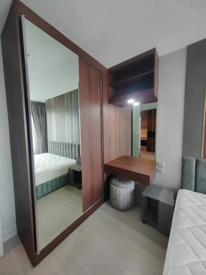 For sale or rent: Life Ladprao, Building B, 17th floor. Spacious and well-decorated unit. Don't just look, book now!