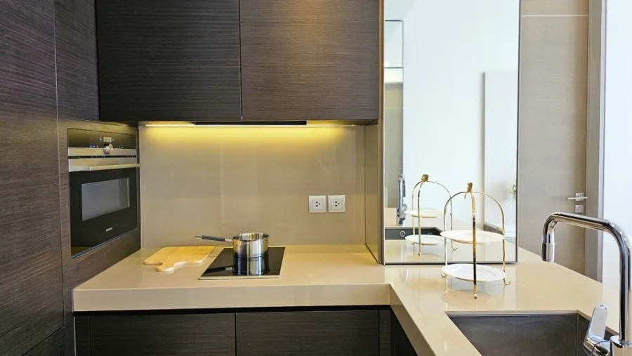 Condo for rent, Saladaeng One, beautifully decorated room, looks very expensive, comfortable to sleep, premium grade furniture, book now.