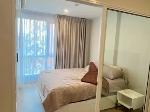 ให้เช่า Blue Phahonyothin 35 ห้องกั้นแยกอย่างดี ราคาอย่างโดน รีบมาจับจองเลย อย่าพลาด