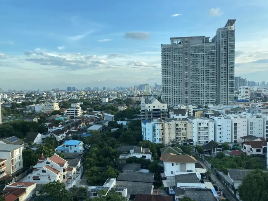 ปล่อยเช่า เดอะ รูม รัชดา-ลาดพร้าว วิวกว้างขวาง ลมพัดผ่านเย็นสบาย ติดวอลเปปเอร์อย่างดี รีบจองเลยจ้า