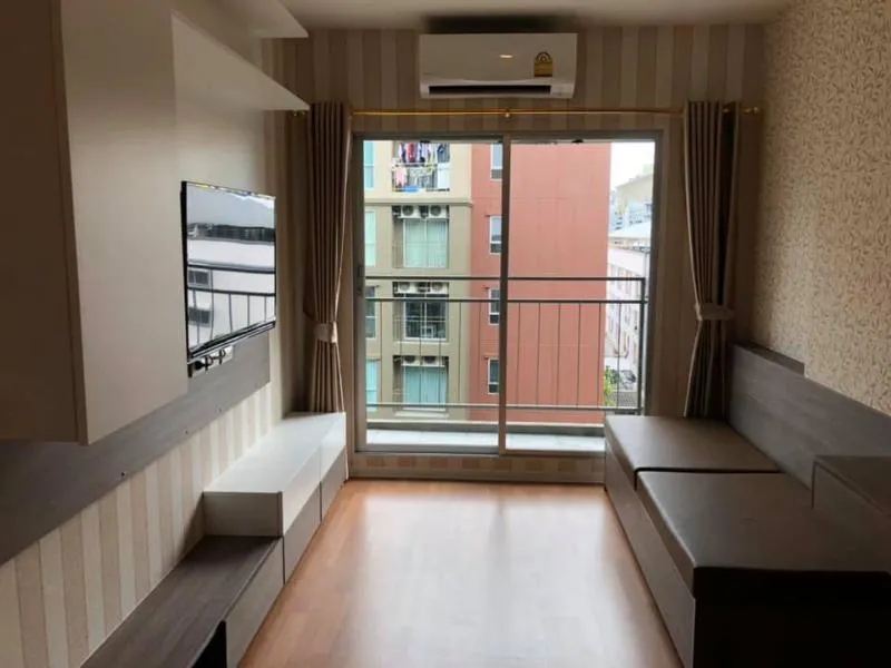 - Rent lumpini place bangna km.3, 6th floor, building A, clean room, built-in furniture, tight room! Beautiful swimming pool view. Quick.