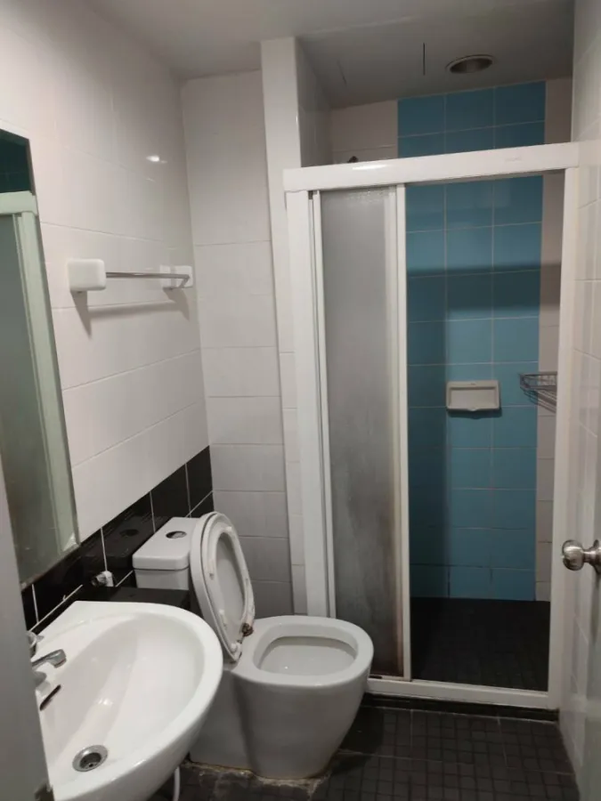 For rent, Rich Park @ Bangson, very nice room, high floor, beautiful city view. Complete with electrical appliances. Book now.