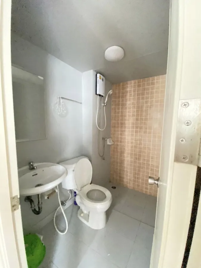 For rent Lumpini Township Rangsit Khlong 1 nice decorated room Good wallpaper, good price, don't miss it.