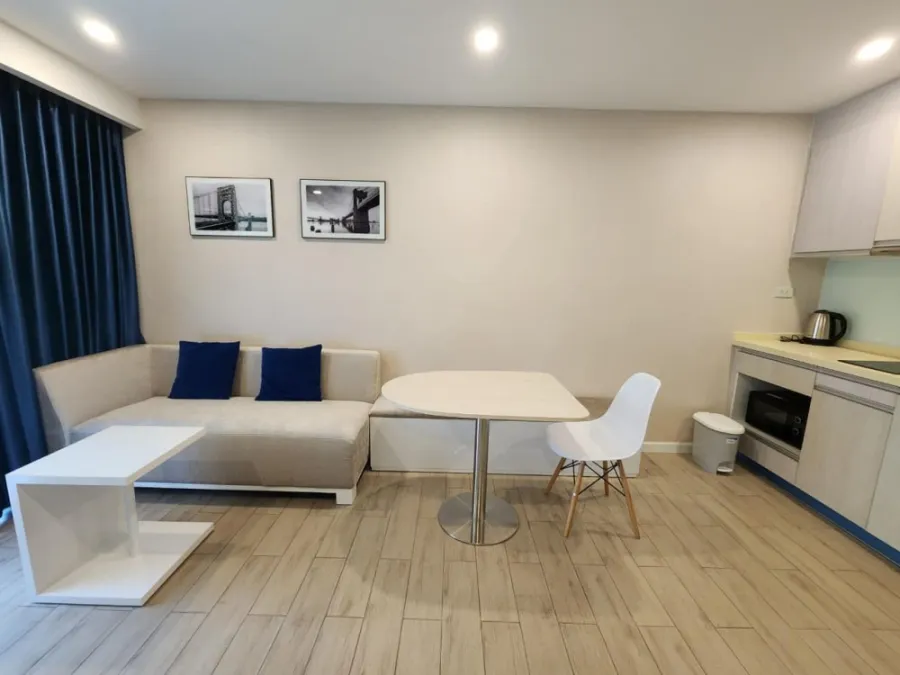 ให้เช่า Seven Seas Condo Jomtien ชั้น 3 วิวสระ ตกแต่งอย่างดี เตียงนอนใหญ่นอนสบาย ดีแบบนี้ห้ามพลาด