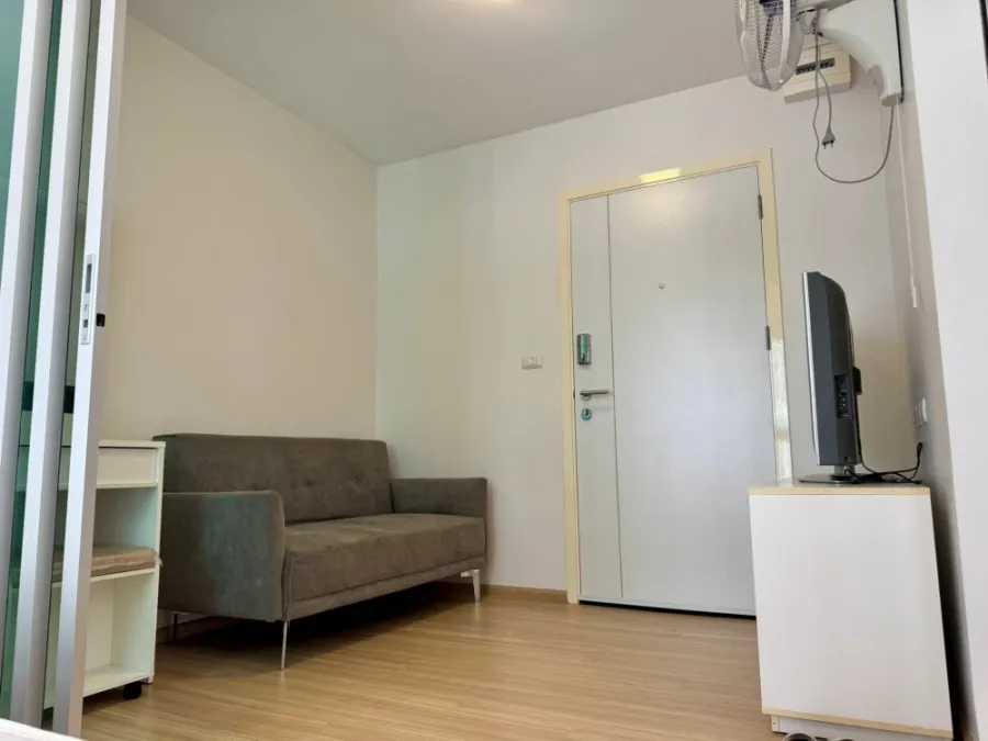 Plum Condo Chaengwattana Station Phase 2 for rent. The unit is partitioned into separate, clearly defined zones. Great price! Book now!