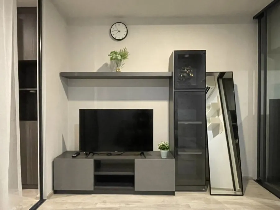 Condo for rent Ideo Ratchada-Sutthisan. room ready Decorated in gray-white tones has a height of 14th floor north