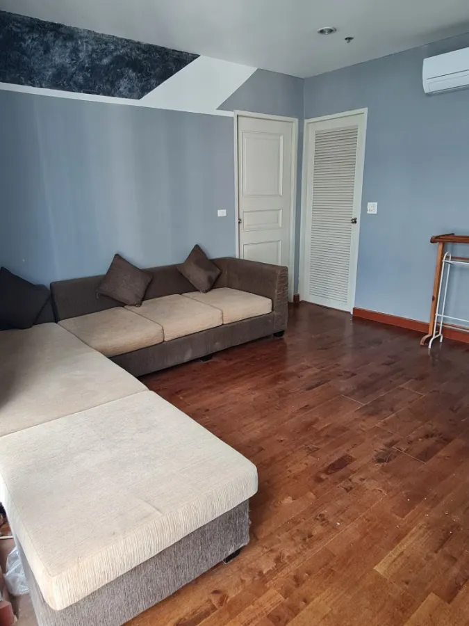 Sell, rent, The Master Centrium, 21st floor, spacious room, big sofa, very comfortable to sit and sleep, hurry up and book now.