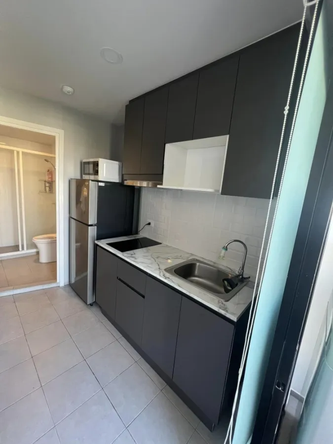 For rent: Reach Phahonyothin 52, 7th floor, quiet, budget friendly, comes with complete furniture. Ready to move in, reserve now.