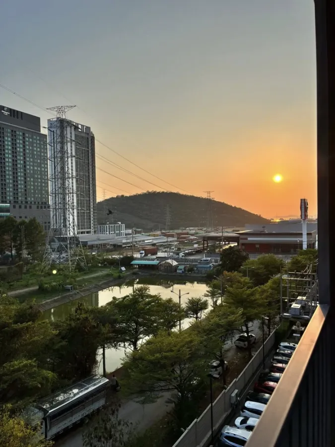 ให้เช่า D condo bliss ห้องน่าอยู่ เฟอร์ครบ เครื่องใช้ไฟฟ้าพร้อม ราคาดีสบายกระเป๋า จองเลย