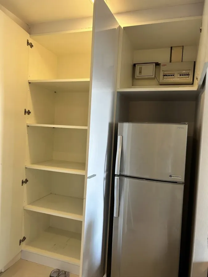 For rent: Wish @ Samyan, 1 bedroom unit with a large bed, premium mattress, and built-in wardrobe – plenty of storage. Don't miss out!