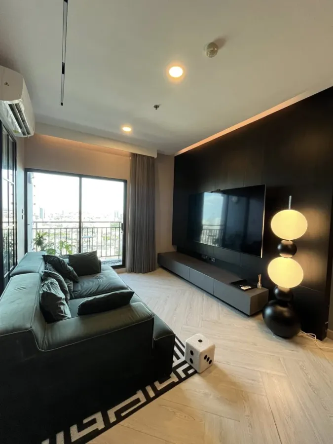 For rent Supalai Loft Talat Phlu Station, fully built-in, Modern Scandinavian style, In Dark, must hurry to reserve.