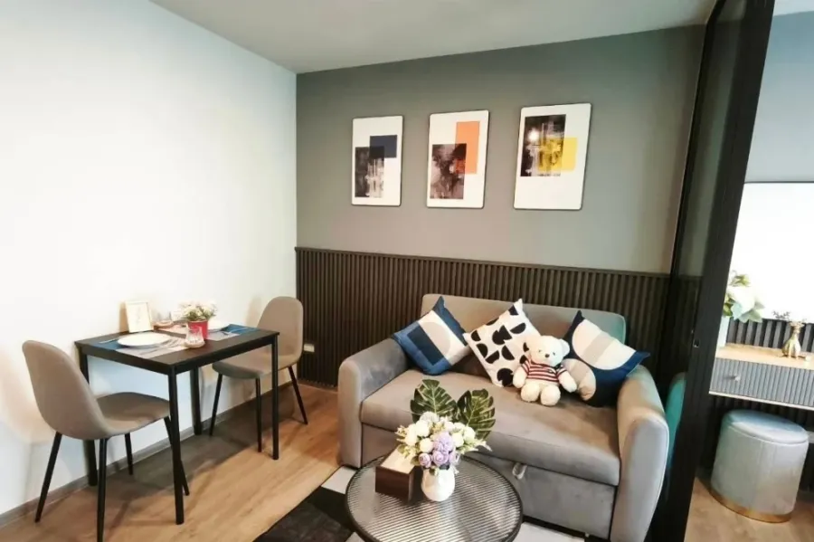 Condo for rent at Regent Home Bangna. The unit has clearly separated zones, making it a comfortable and convenient living space. Everything you need i