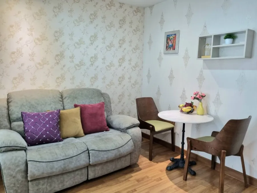 For Rent Regent Home Sukhumvit 81, beautifully decorated room with good wallpaper, cheap price, book now.